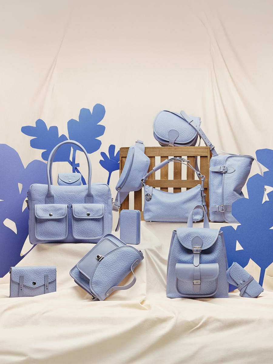 Purple leather wallet LePortefeuille Alice - Lavender focus material photo