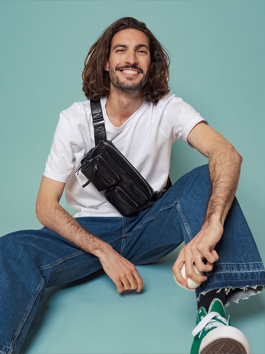 fanny-pack-shimmering-black-leather-labanane-90s-eclipse-focus-material-view-m86-m-b