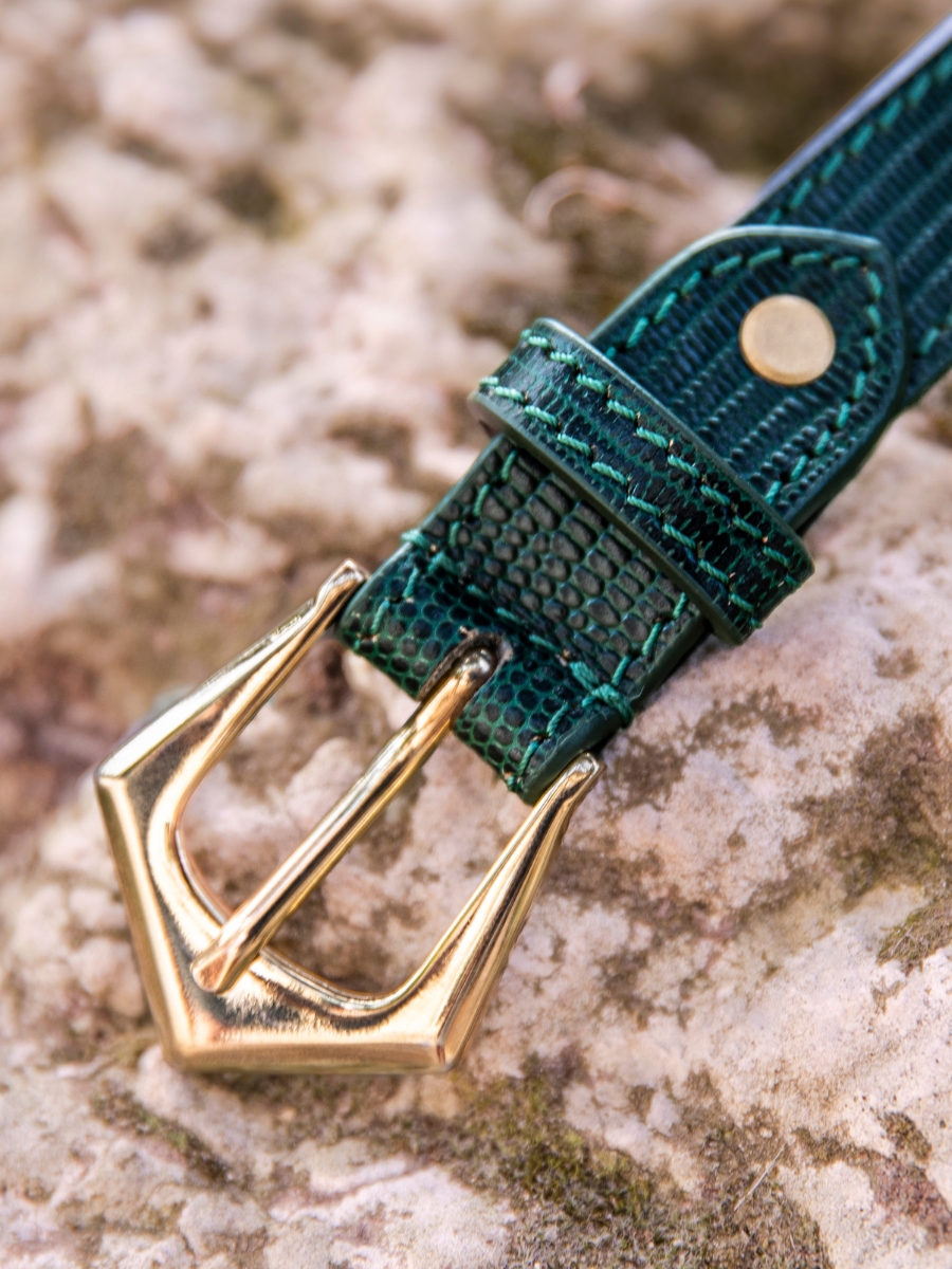 women-leather-belt-green-ambient-view-picture-laceinture-albane-1960-malachite-paul-marius-lb-l-dg