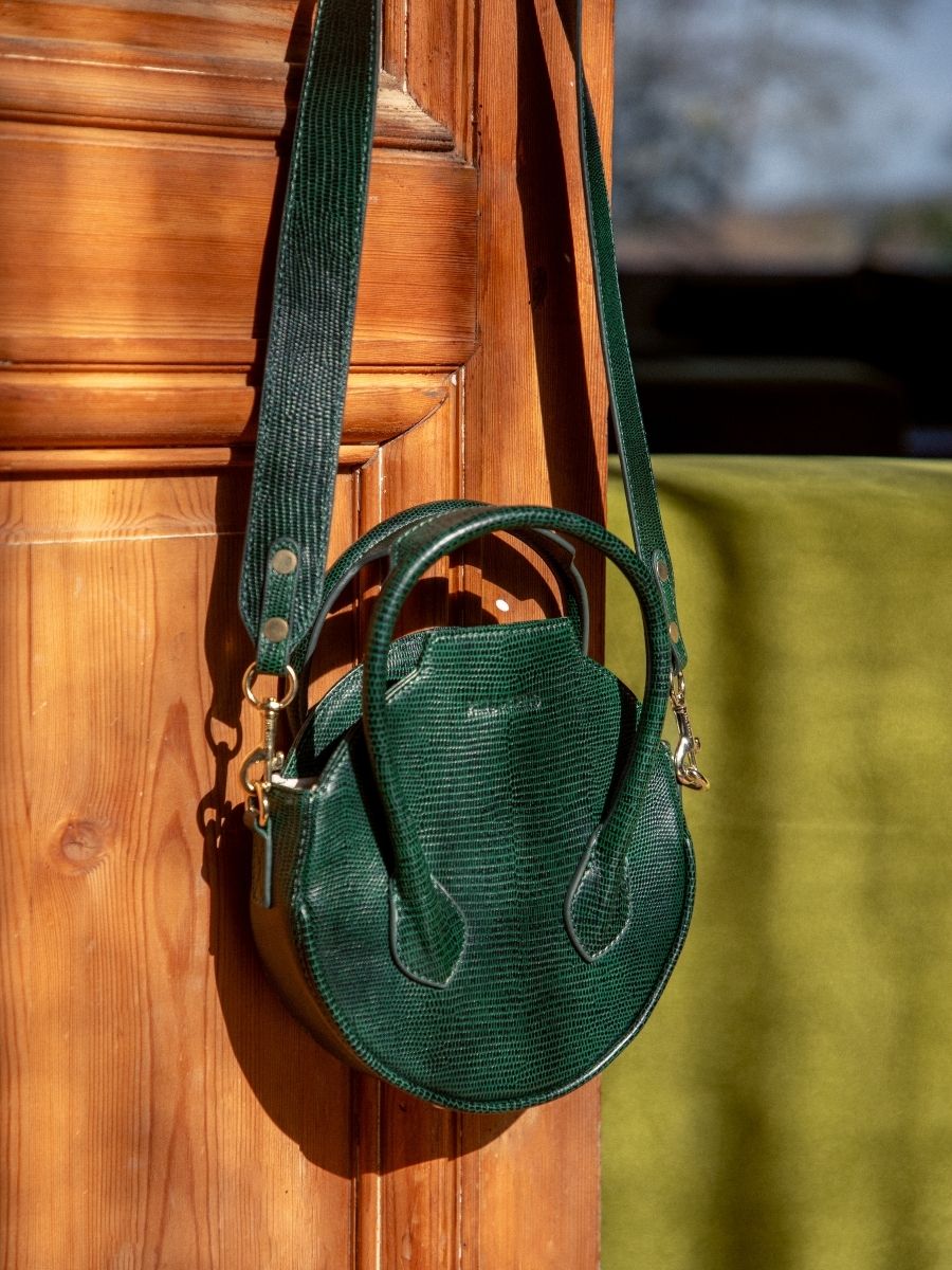 leather-handbag-for-women-green-focus-material-view-picture-aline-1960-malachite-paul-marius-w34-l-dg