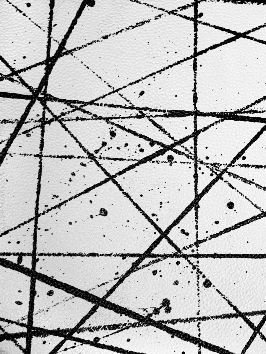 purse-white-black-orange-legustave-arty-01-focus-material-view-clp-art1-b-w