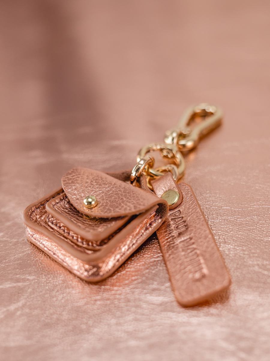 rose-gold-leather-key-ring-labreloque-mademoiselle-george-paul-marius-focus-material-picture-lkc-w05-g-pi