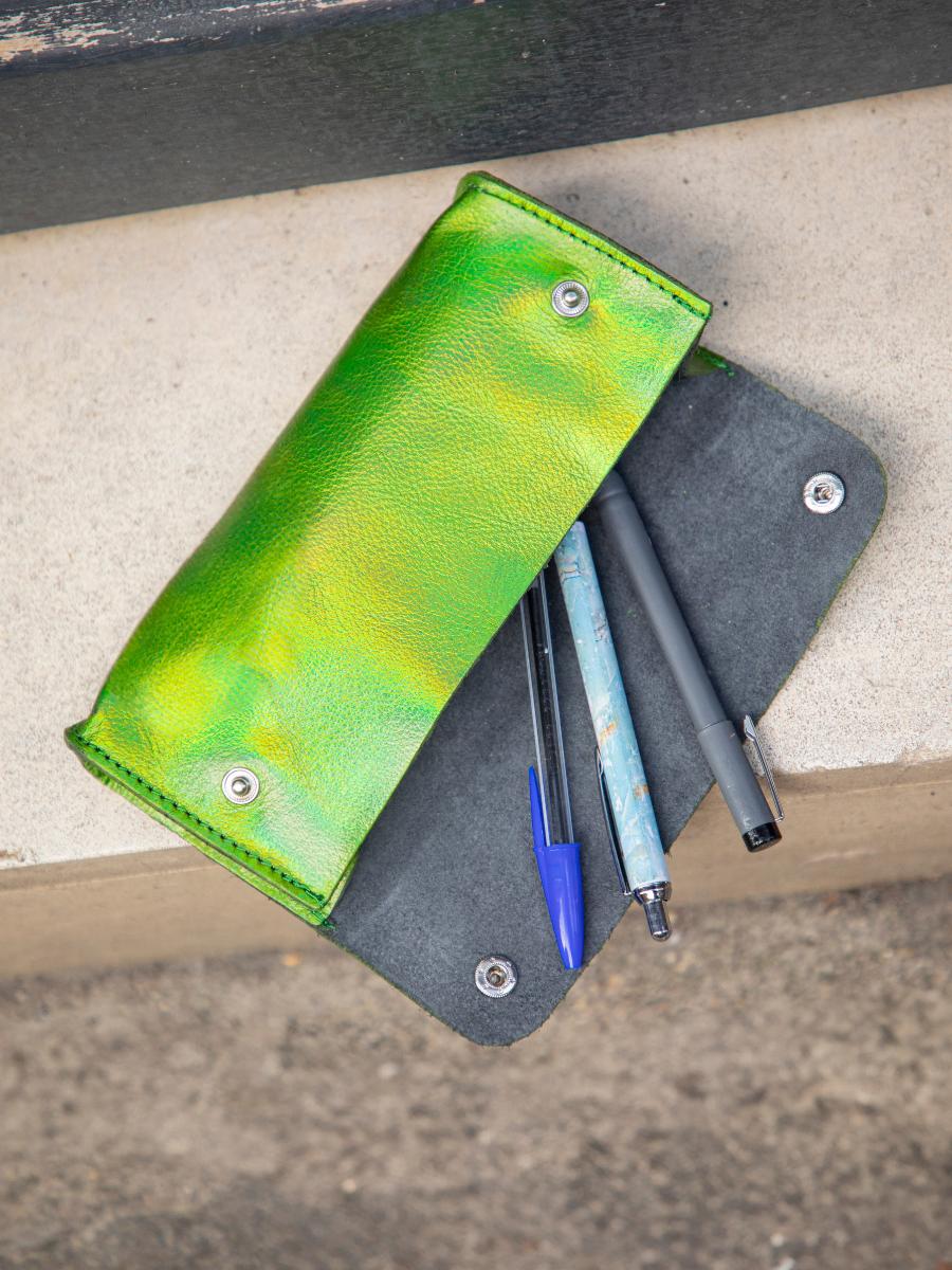 pencil-case-green-picture-parade-latrousse-de-paul-absinthe-paul-marius-3760125353814