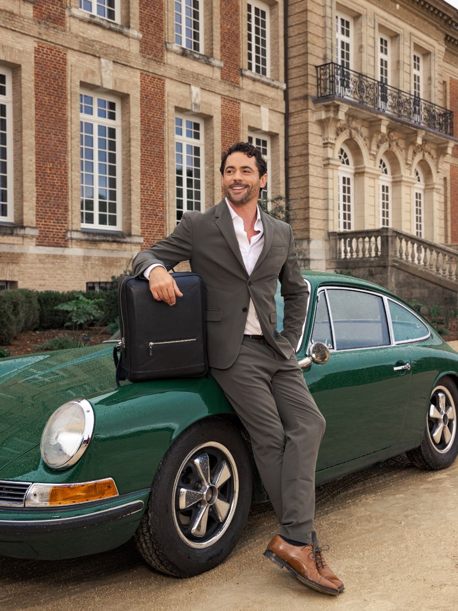 black-leather-bagpack-charles-black-paul-marius-ambient-view-picture-b11-b