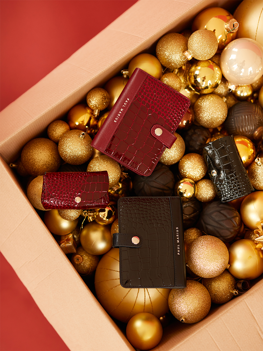 le-gustave-croco-leather-woman-patent-black-ambient-view-clp-cr-ver-b 