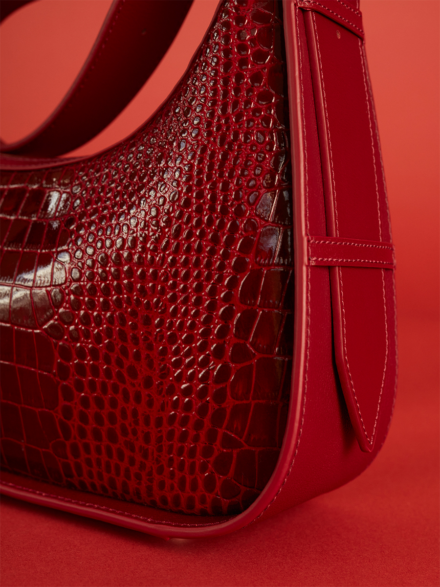 victoire-handbag-leather-burgundy-patent-focus-material-w54-cr-ver-dr