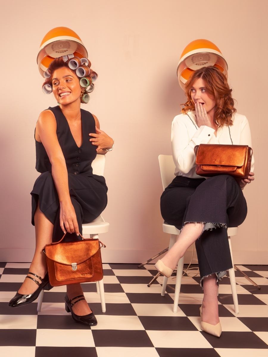 copper-leather-cross-body-diane-s-ginger-paul-marius-ambient-view-picture-w35s-m-o