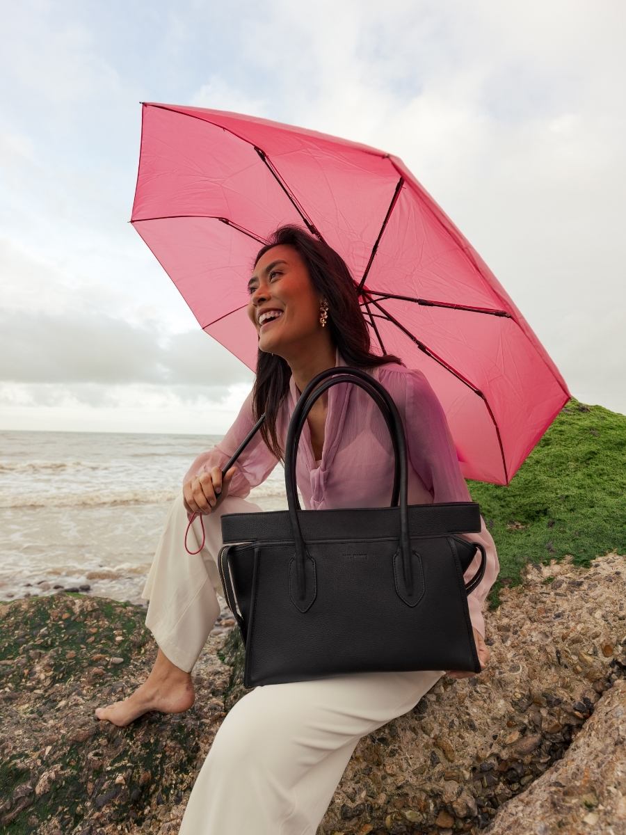 travel-bag-handbag-eros-m-soft-black-ambient-view-w52m-bm-b