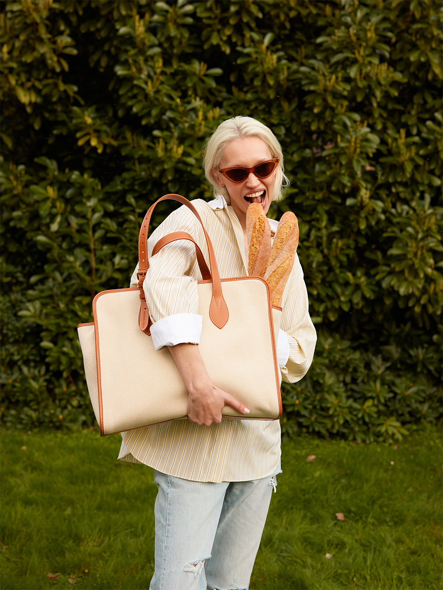 Large beige canavas tote bag  LeCabas L Escapade - Beige Canvas side view