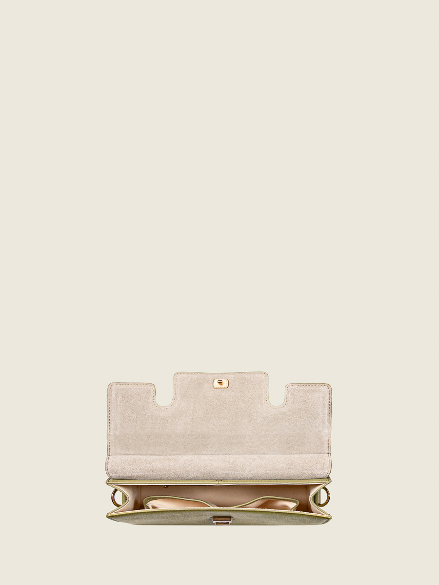 baguette-bag-leather-gabrielle-almond-ambient-view-w42-al