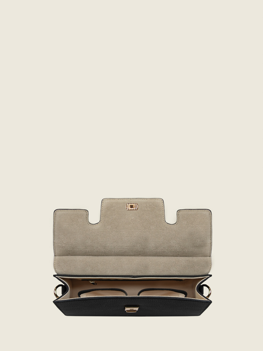 baguette-bag-leather-gabrielle-soft-black-ambient-view-w42-bm-b