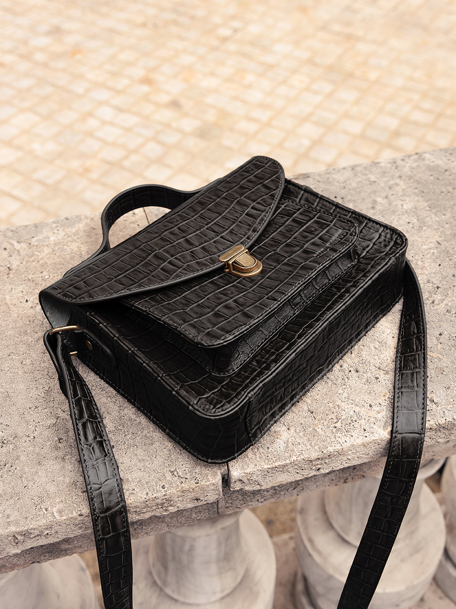 jet-black-leather-handbag-mademoiselle-george-heritage-paul-marius-ambient-view-picture-w05-cr-b
