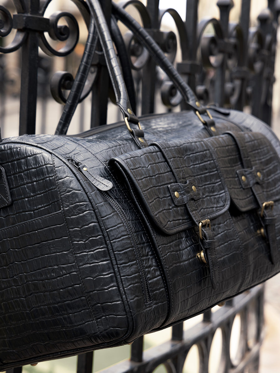 black-leather-travel-bag-le48h-heritage-jet-black-paul-marius-front-view-picture-m107-cr-b