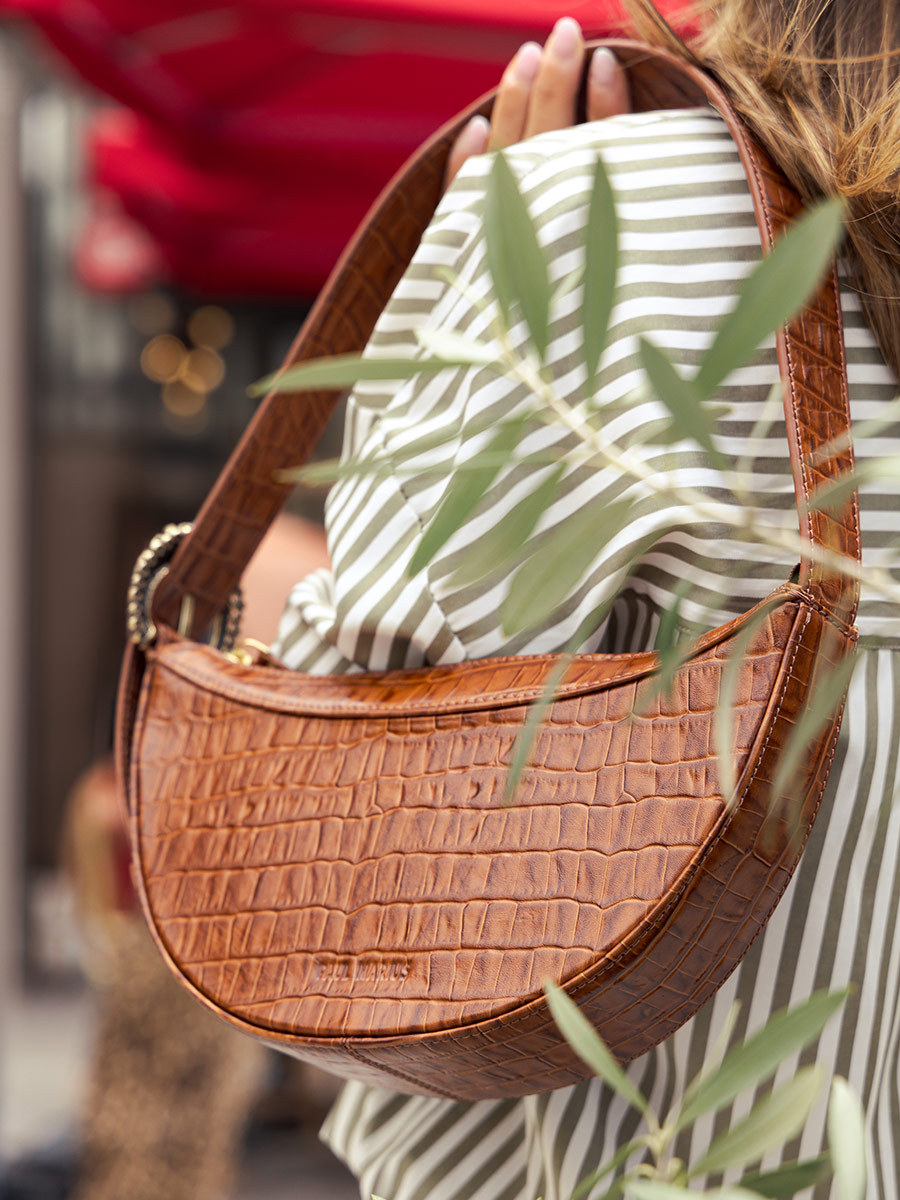 brown-leather-half-moon-celeste-heritage-brown-paul-marius-focus-material-view-picture-w50-cr-db