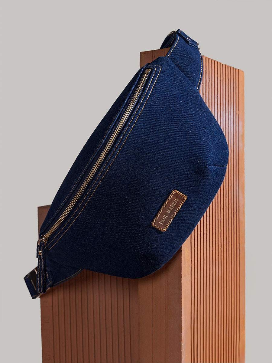 fanny-pack-blue-jean-leather-labanane-denim-brut-ambient-view-m503-dblu-denim