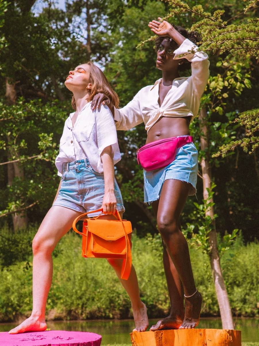 pink-leather-fanny-pack-labanane-sorbet-raspberry-paul-marius-focus-material-picture-m503-sb-pi