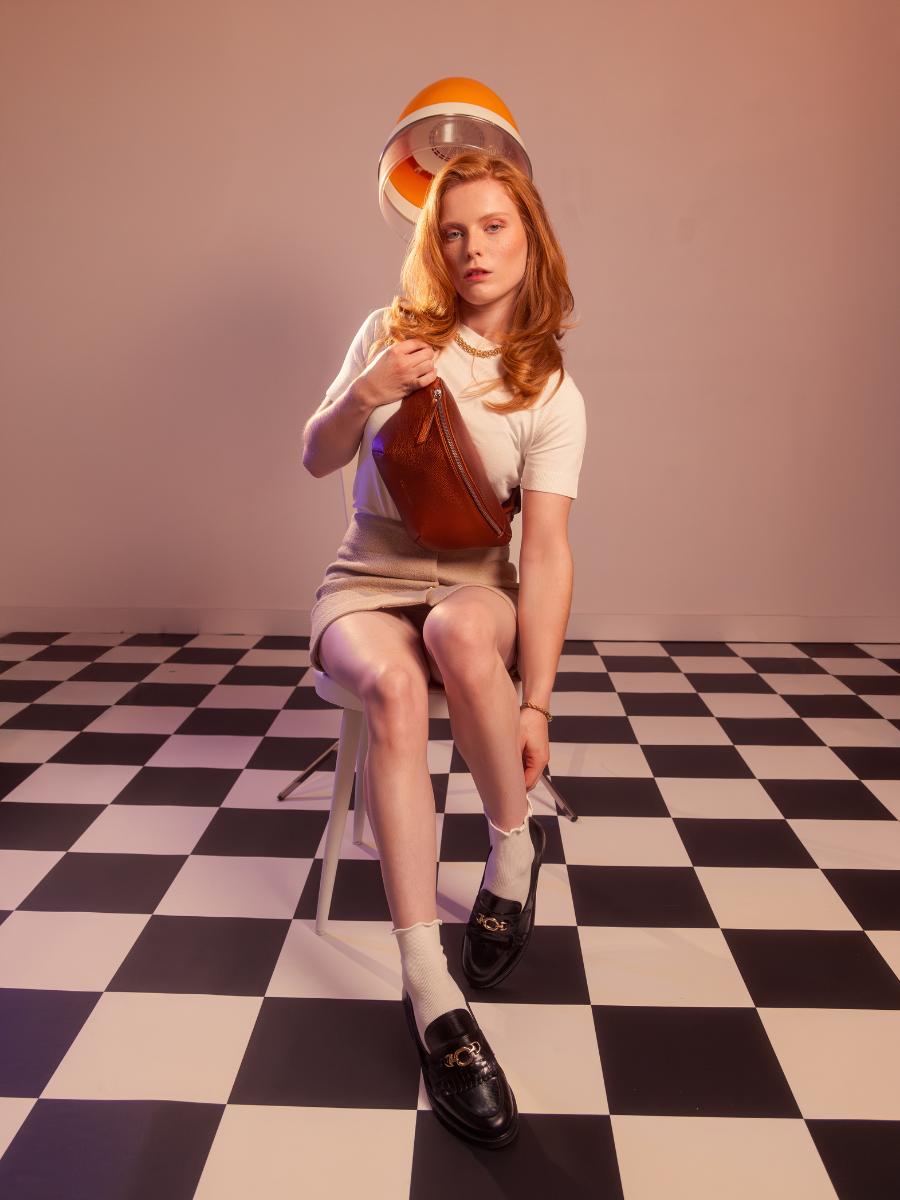 copper-leather-fanny-pack-labanane-ginger-paul-marius-ambient-view-picture-m503-m-o