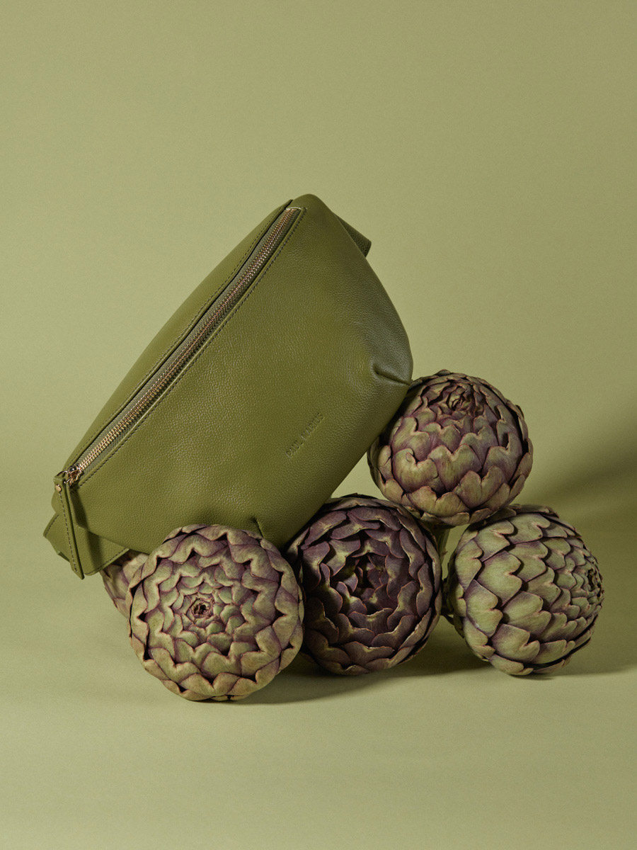 fanny-pack-leather-labanane-olive-green-focus-material-view-m503-gr-o
