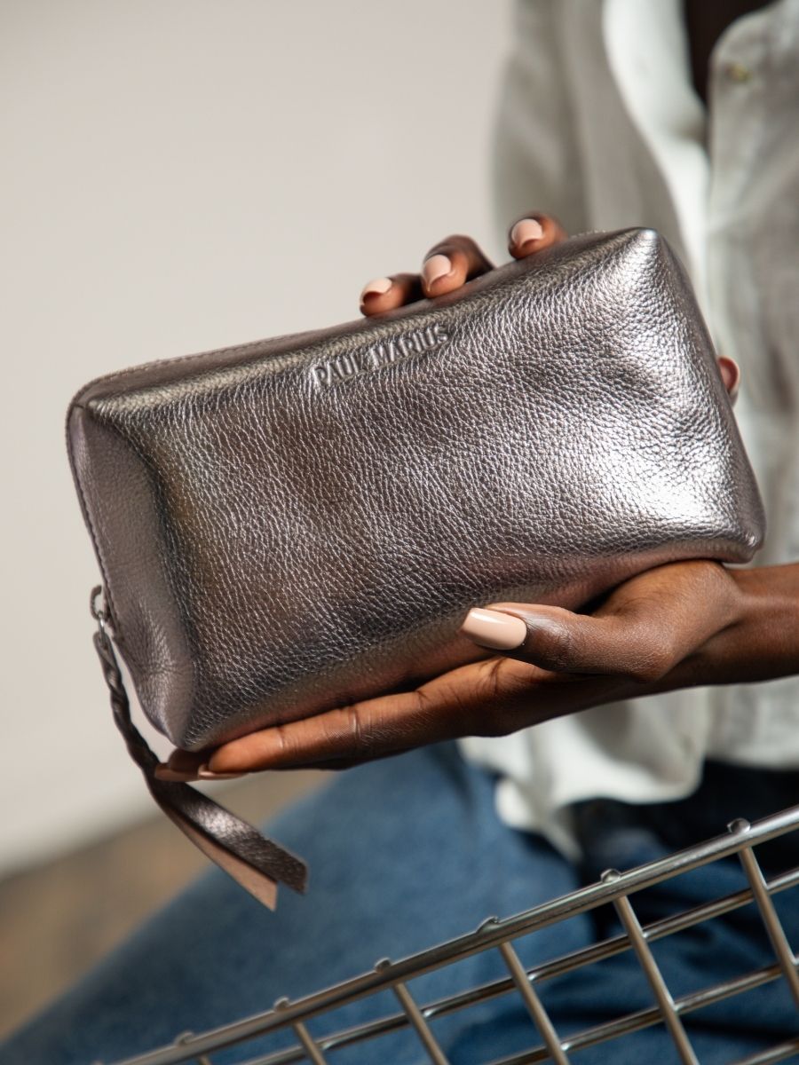 silver-leather-makeup-bag-adele-steel-paul-marius-campaign-picture-m500-gm