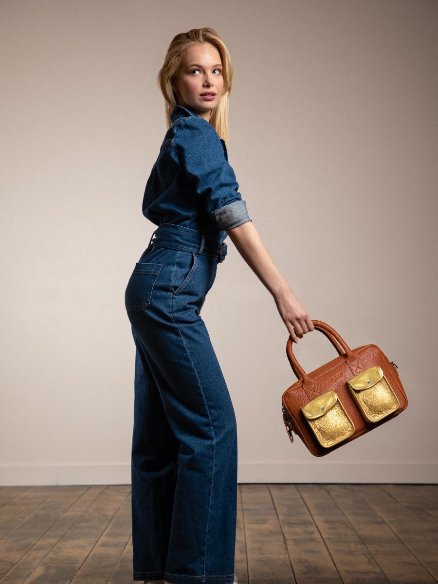 brown-gold-leather-handbag-ledandy-s-light-brown-gold-paul-marius-ambient-view-picture-w04s-l-g