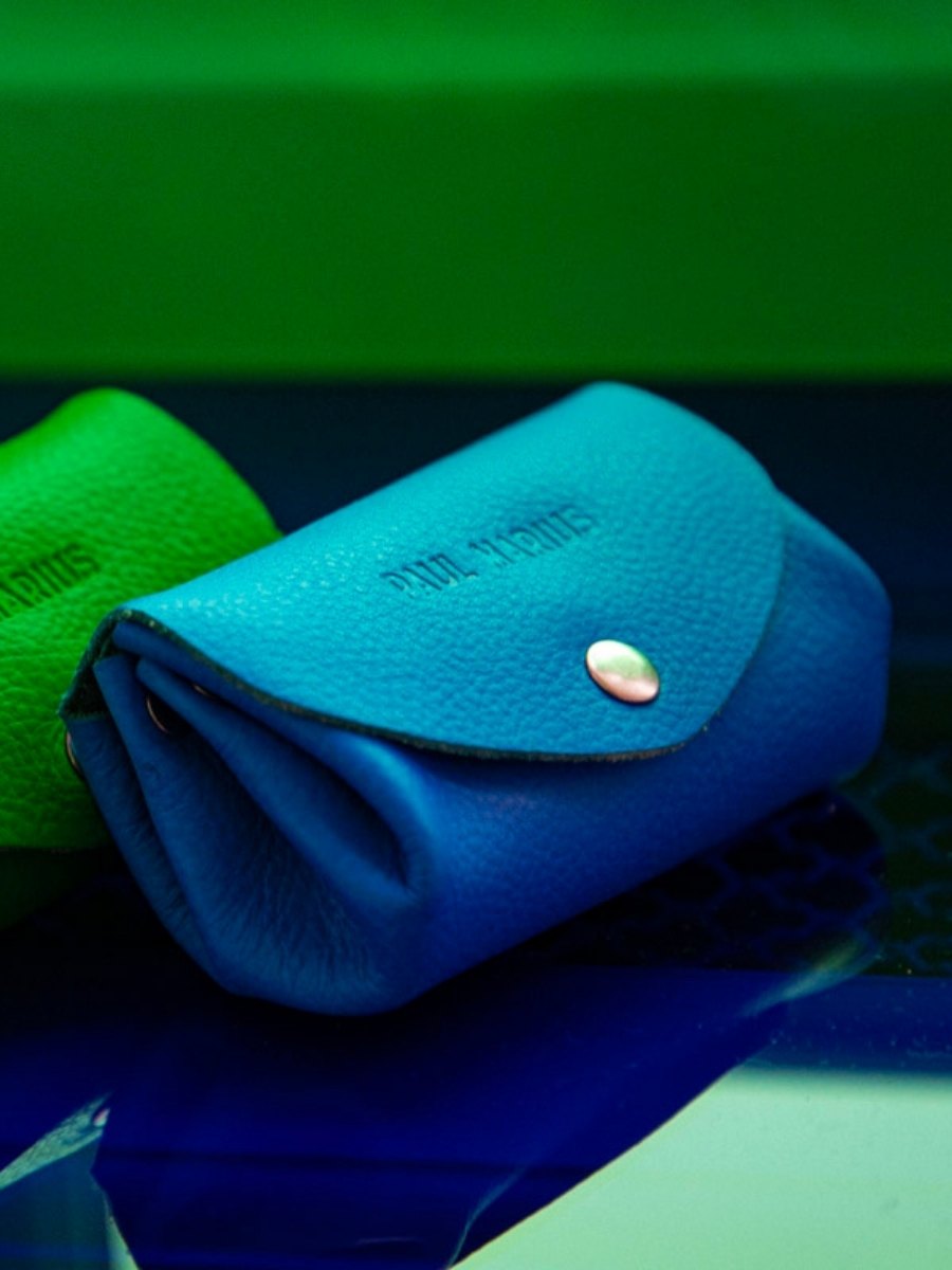 blue-leather-purse-legustave-neon-paul-marius-campaign-focus-material-view-clp-ne-blu
