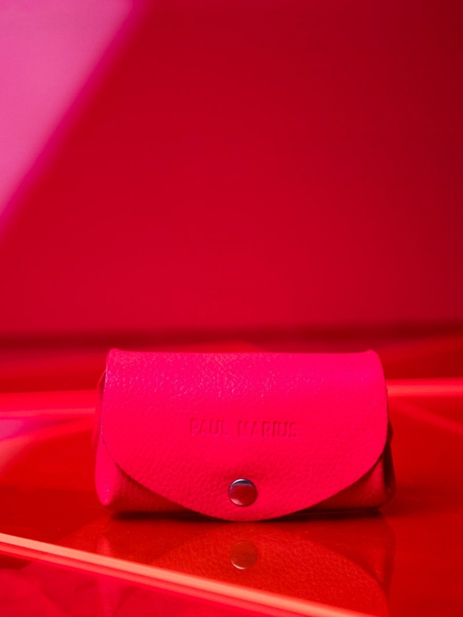 pink-leather-purse-legustave-neon-paul-marius-campaign-front-view-clp-ne-pi