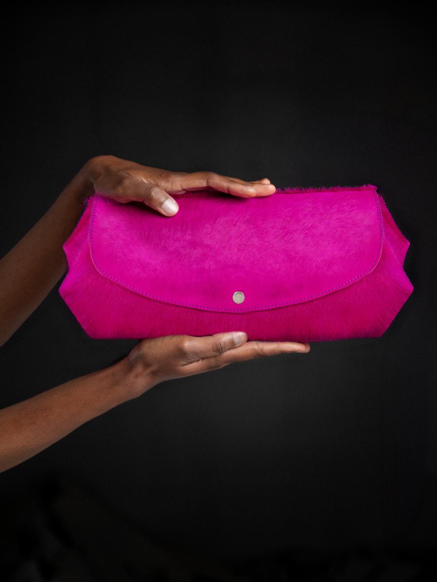 pink-leather-purse-legustave-xl-creature-acid-pink-paul-marius-campaign-focus-material-view-clpxl-crea-s-pi