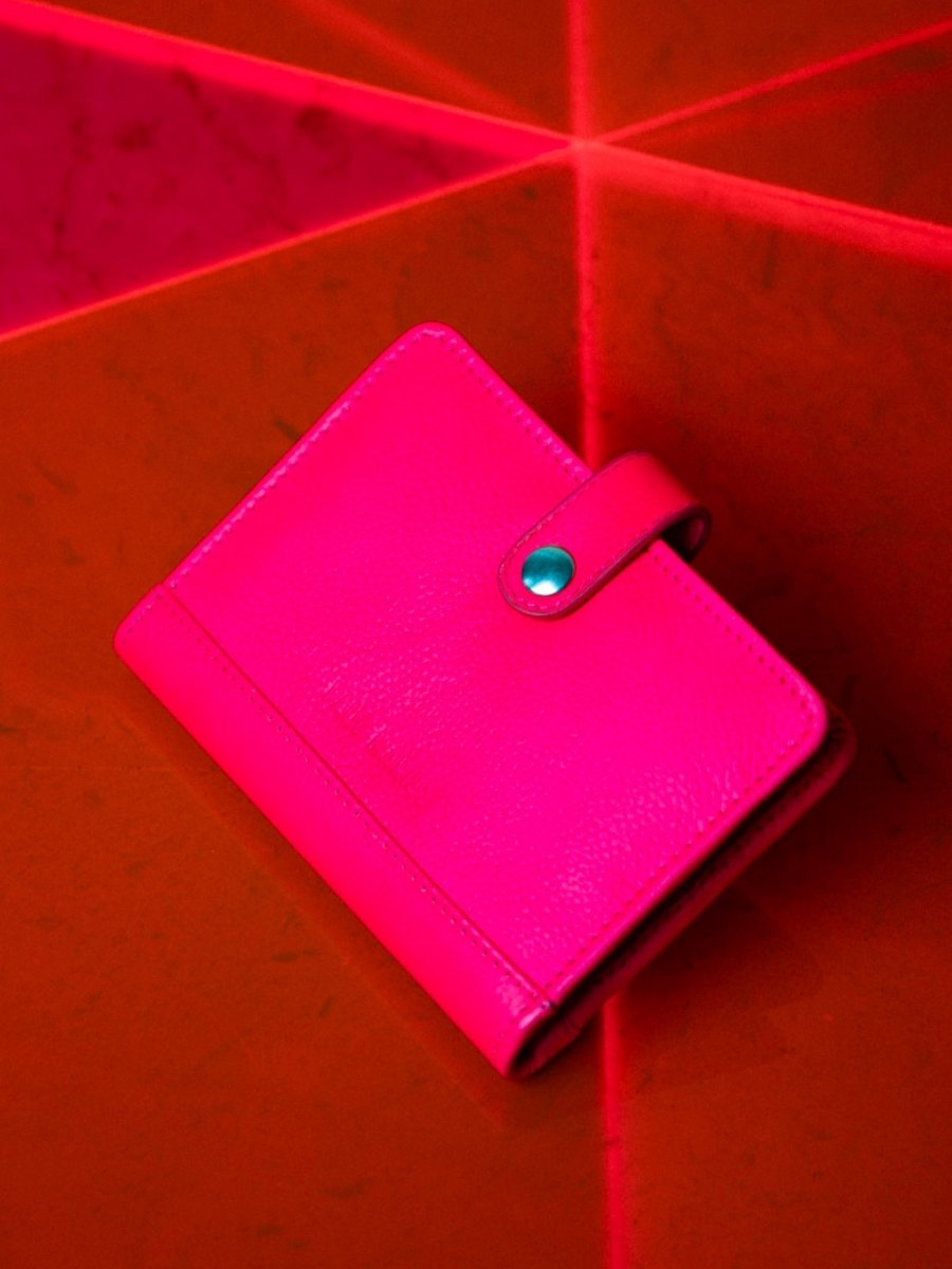 pink-leather-wallet-leportefeuille-jeanne-neon-paul-marius-front-view-picture-m34-ne-pi