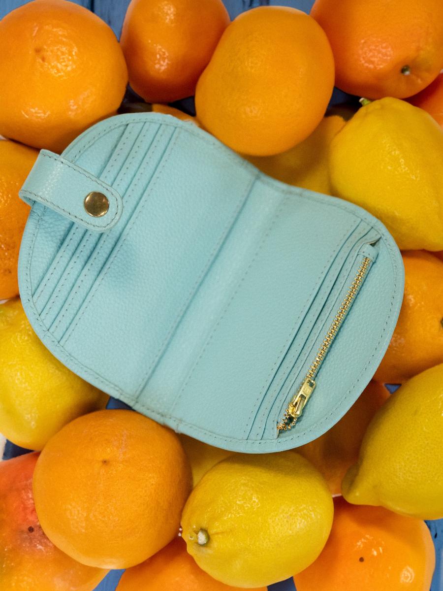 leather-wallet-for-woman-blue-ambient-view-picture-leportefeuille-manon-n2-azur-sky-blue-paul-marius-m33-az-l-blu