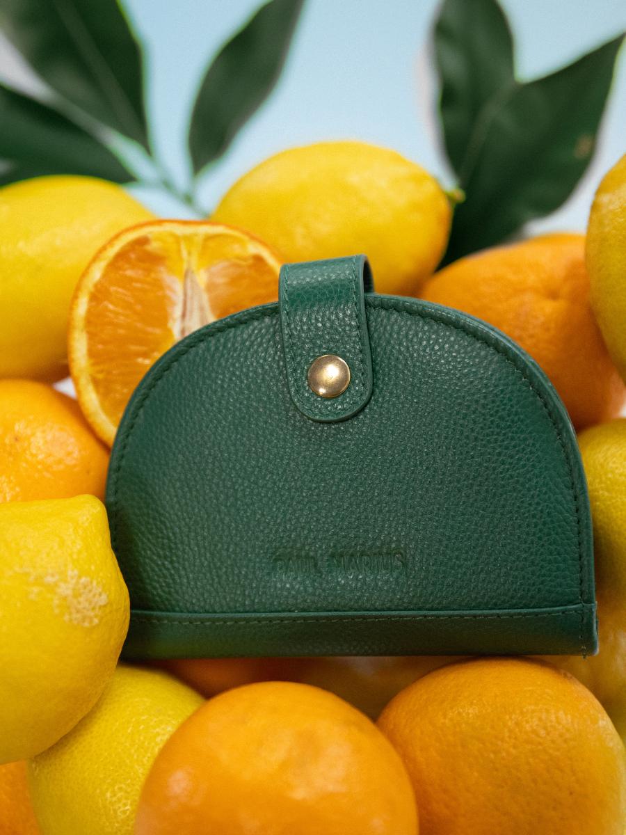 leather-wallet-for-woman-green-front-view-picture-leportefeuille-manon-n2-azur-imperial-green-paul-marius-m33-az-gr