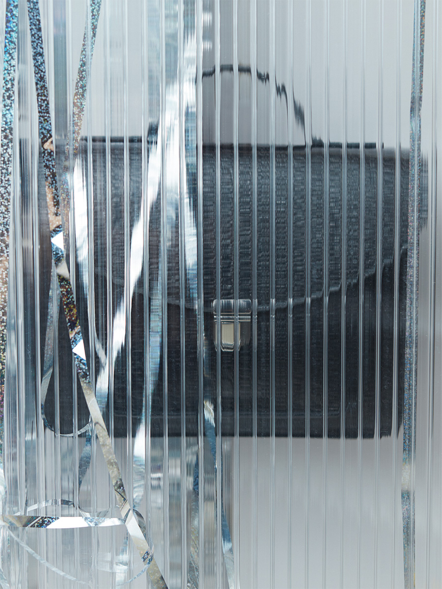 madame-george-leather-handag-steel-women-ambient-view-w05-st-gm