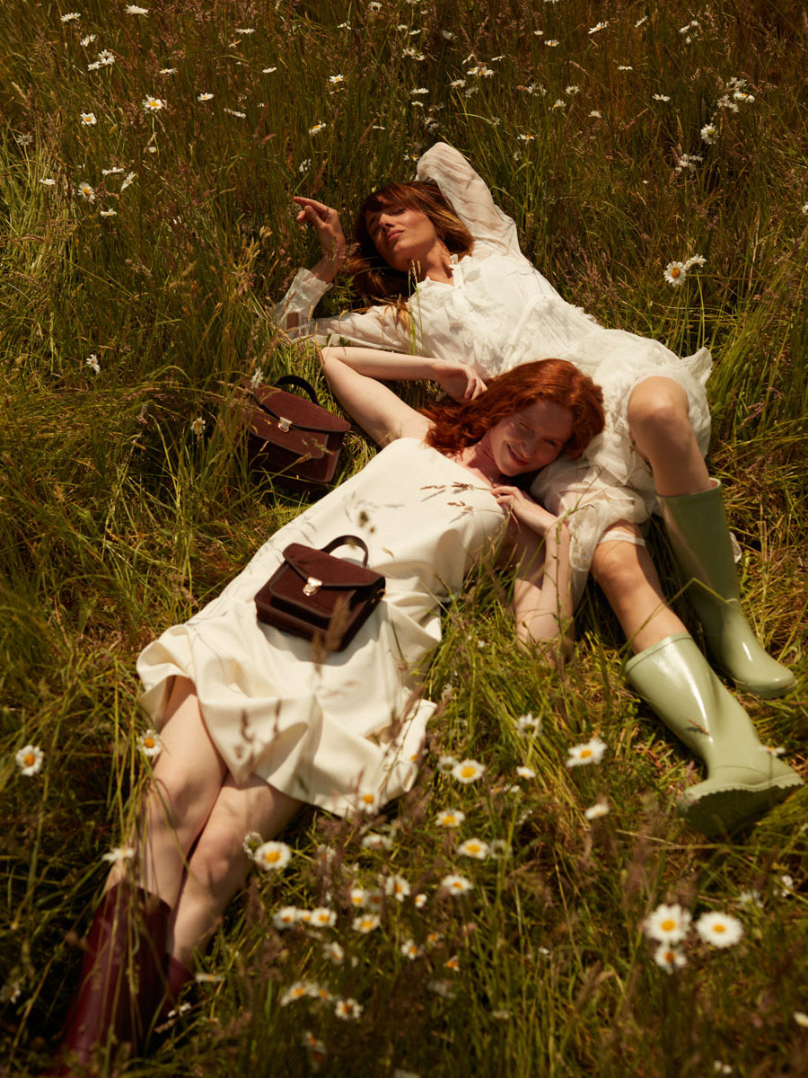 cross-body-bag-brown-leather-mademoiselle-george-n2-chocolate-ambient-view-w105-su-db