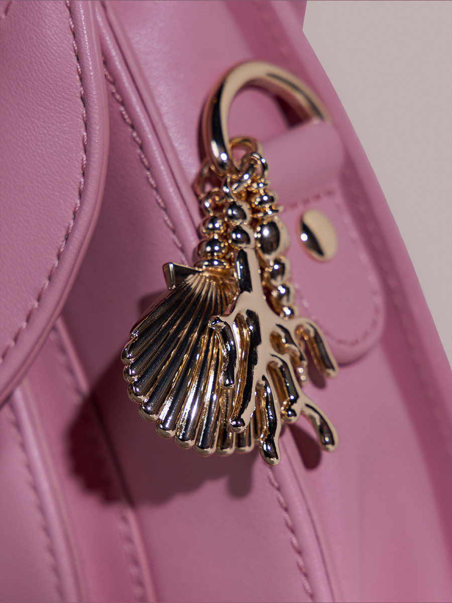 cross-body-bag-leather-mademoiselle-george-coquillage-venus-pink-focus-material-view-w105-pi