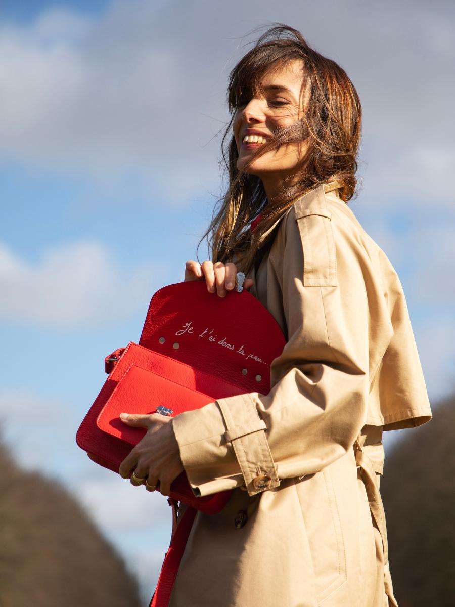 red-leather-cross-body-bag-mademoiselle-george-mon-amour-paul-marius-focus-material-view-picture-w05-lov-r