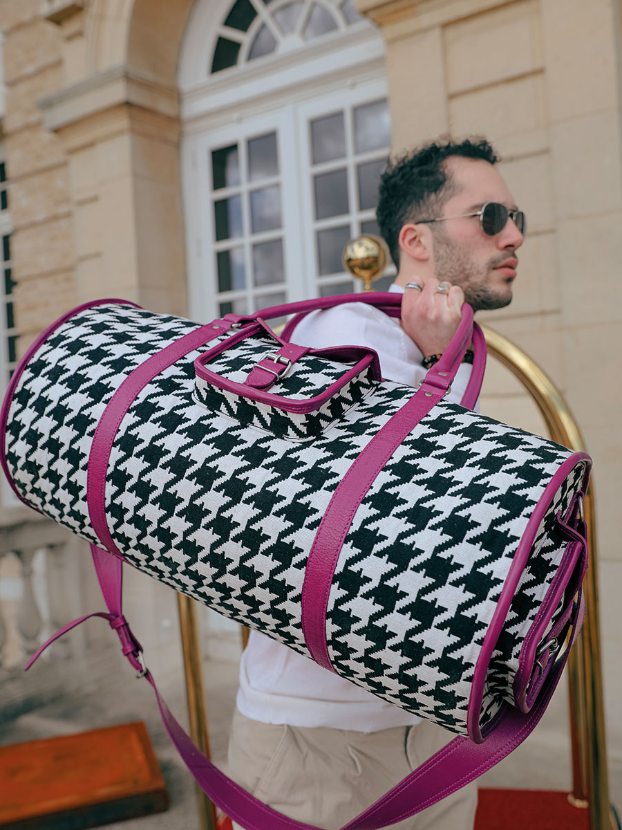 purple-leather-travel-bag-levoyageur-xl-allure-zinzolin-paul-marius-campaign-picture-m08s60-hs2-zi