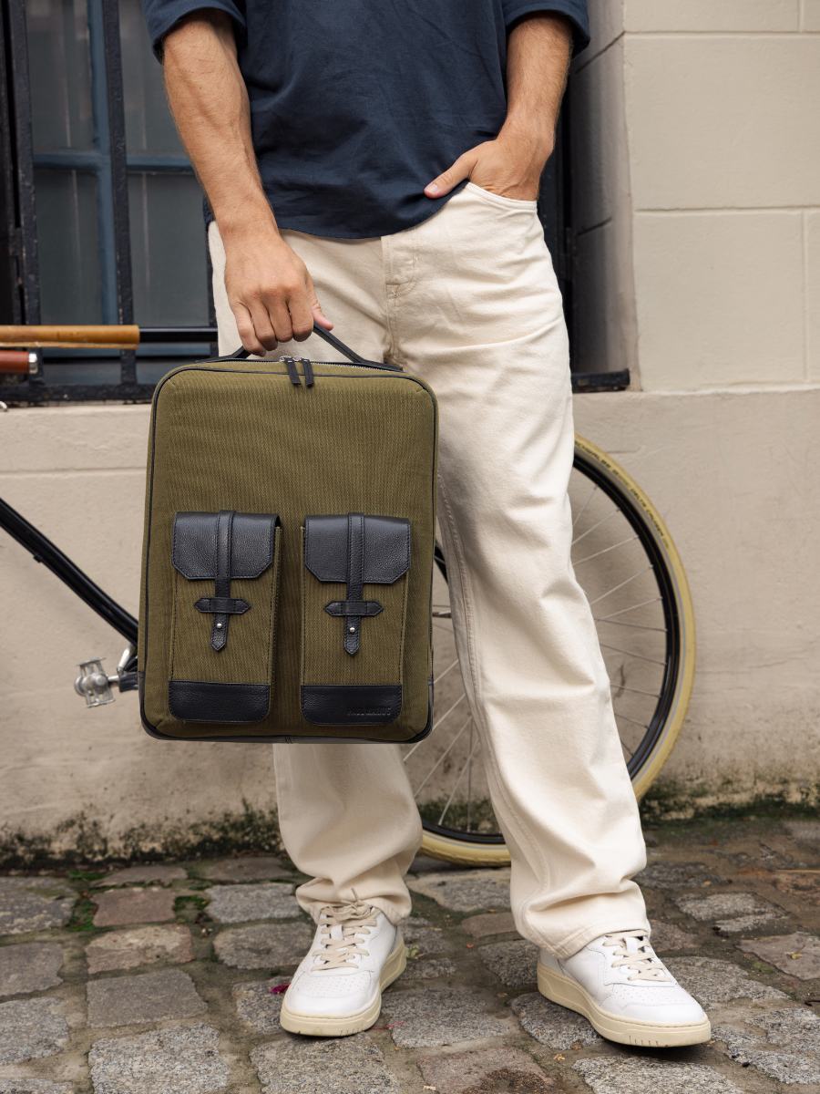 leather-backpack-unisex-black-khaki-focus-material-view-picture-urbain-black-khaki-canvas-paul-marius-b08-obl-gc