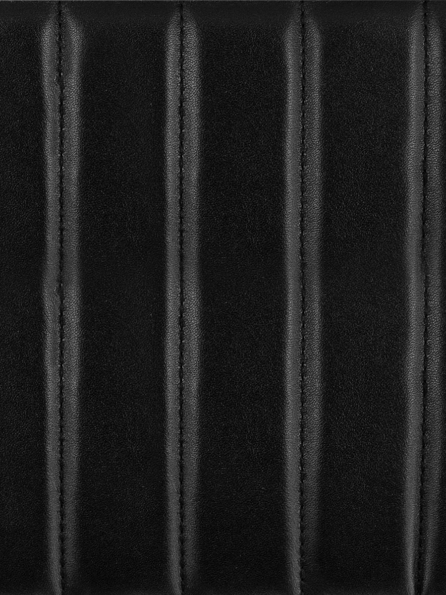 quilted-wallet-gaspard-sellerie-black-focus-material-view-m78-mat-s-b