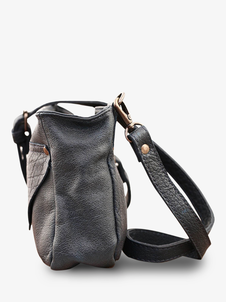 leather-shoulder-bag-for-woman-blue-side-view-picture-legavroche-ink-blue-paul-marius-3760125331607