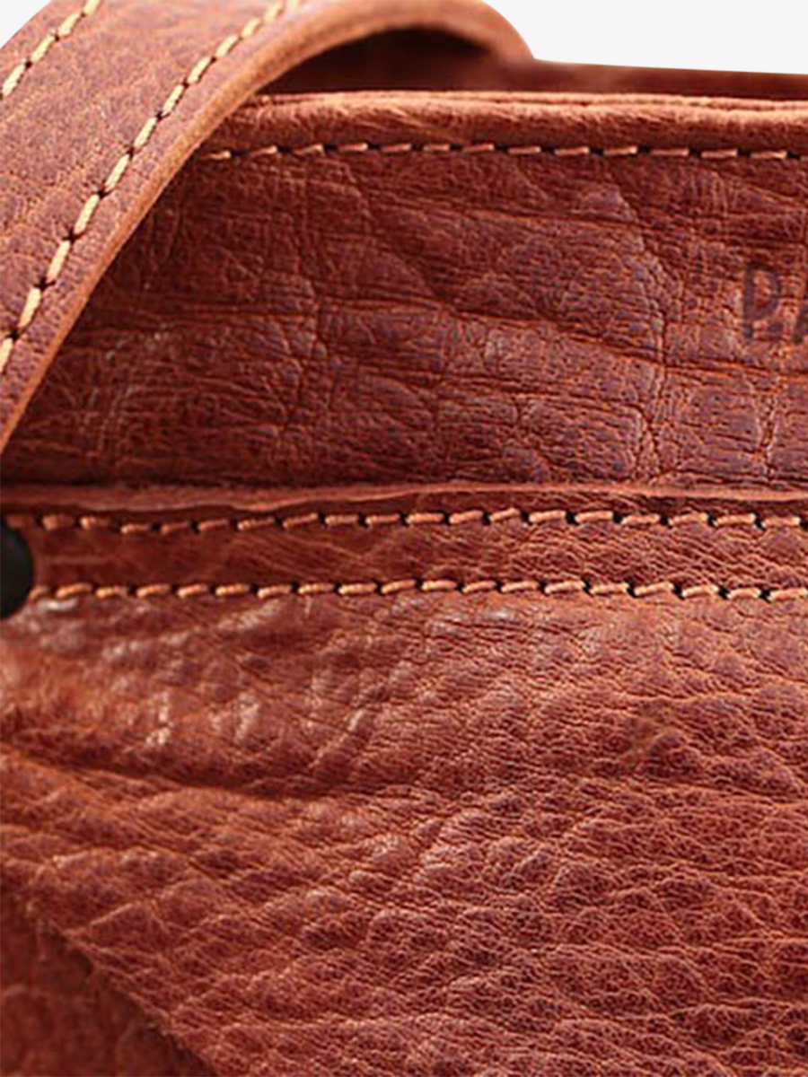 leather-shoulder-bag-for-woman-brown-matter-texture-legavroche-light-brown-paul-marius-3760125331577