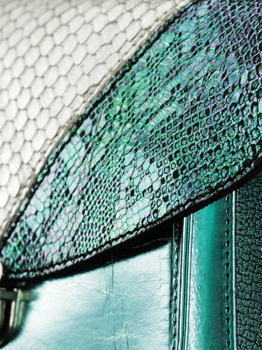 leather-hand-bag-for-woman-blue-white-interior-view-picture-mademoiselle-george-chimere-polar-paul-marius-3760125341422