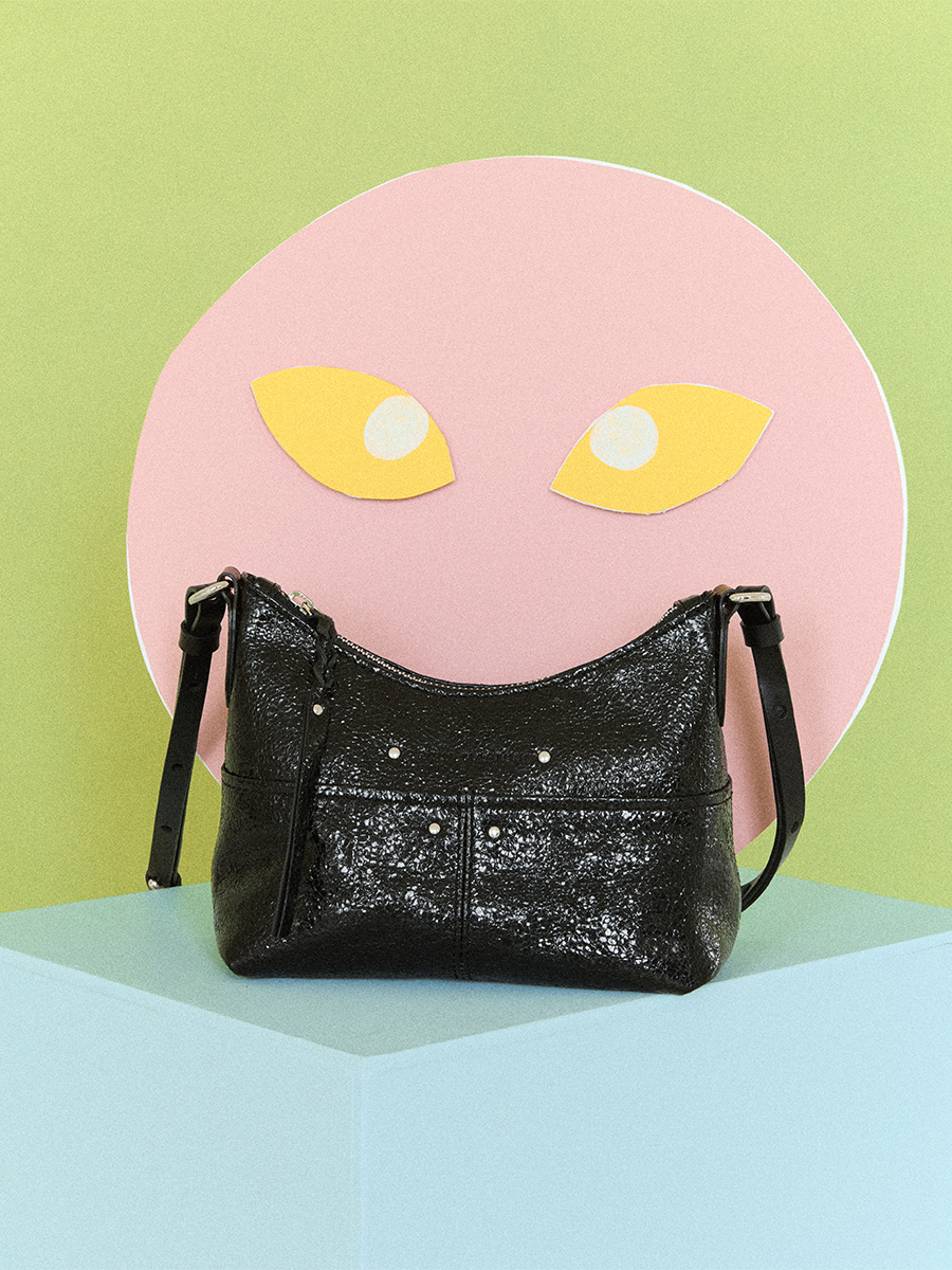 Shimmering black leather shoulder strap bag LeLoustic - Eclipse ambient view