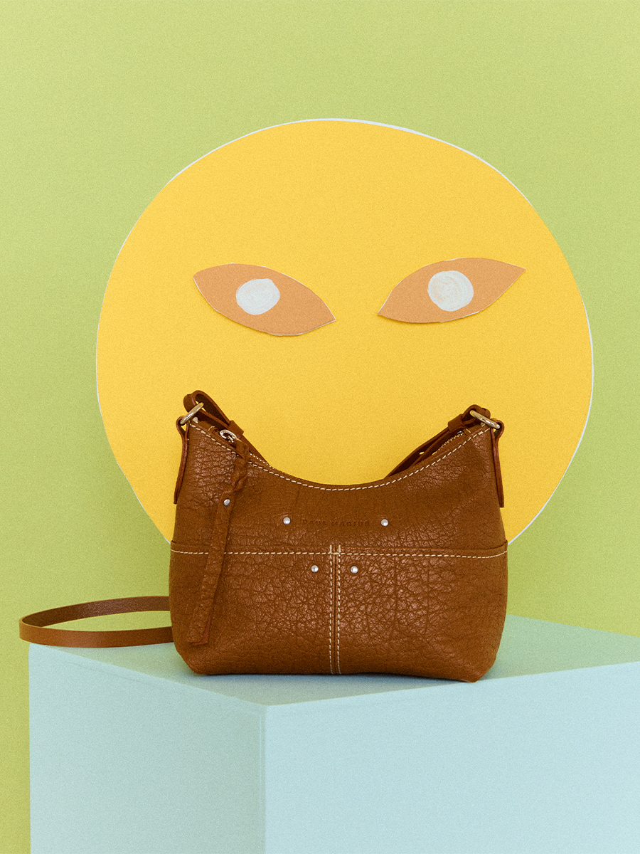 Natural leather shoulder strap bag LeLoustic - Natural ambient view