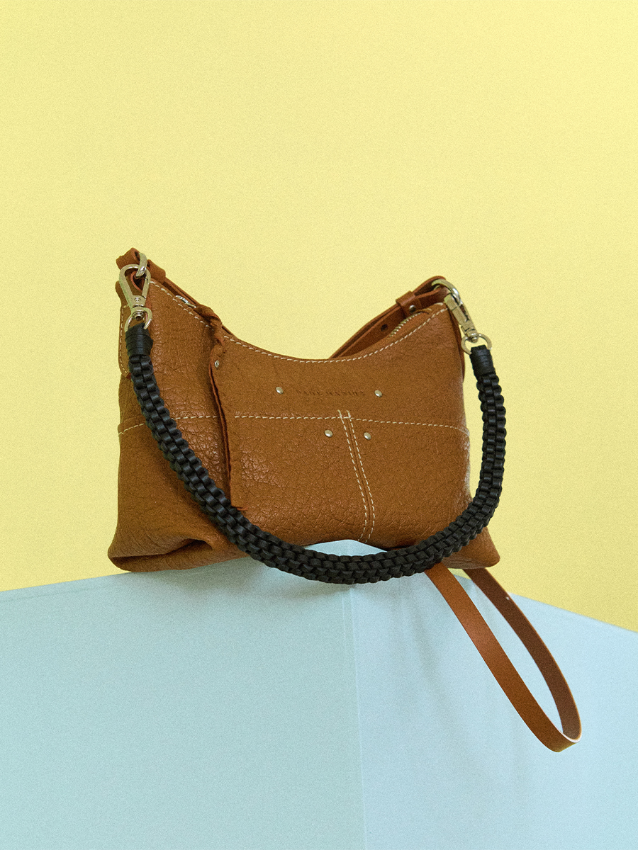 Natural leather shoulder strap bag LeLoustic - Natural focus material photo