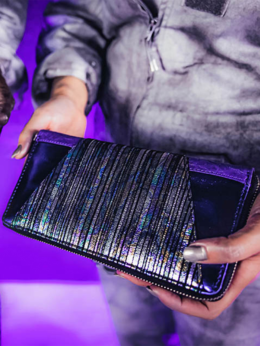 leather-wallet-woman-matter-texture-leportefeuille-charlotte-paul-marius-3760125343846