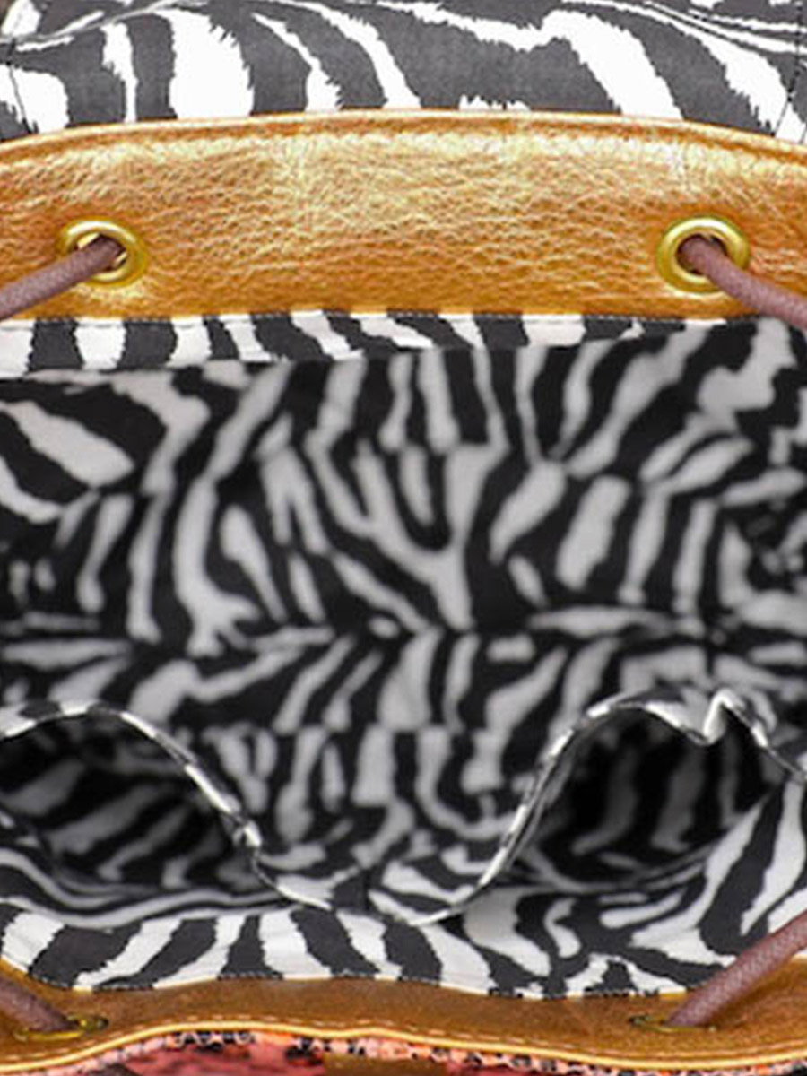 leather-backpak-for-woman-pink-gold-interior-view-picture-lebaroudeur-chimere-pink-gold-paul-marius-3760125336961