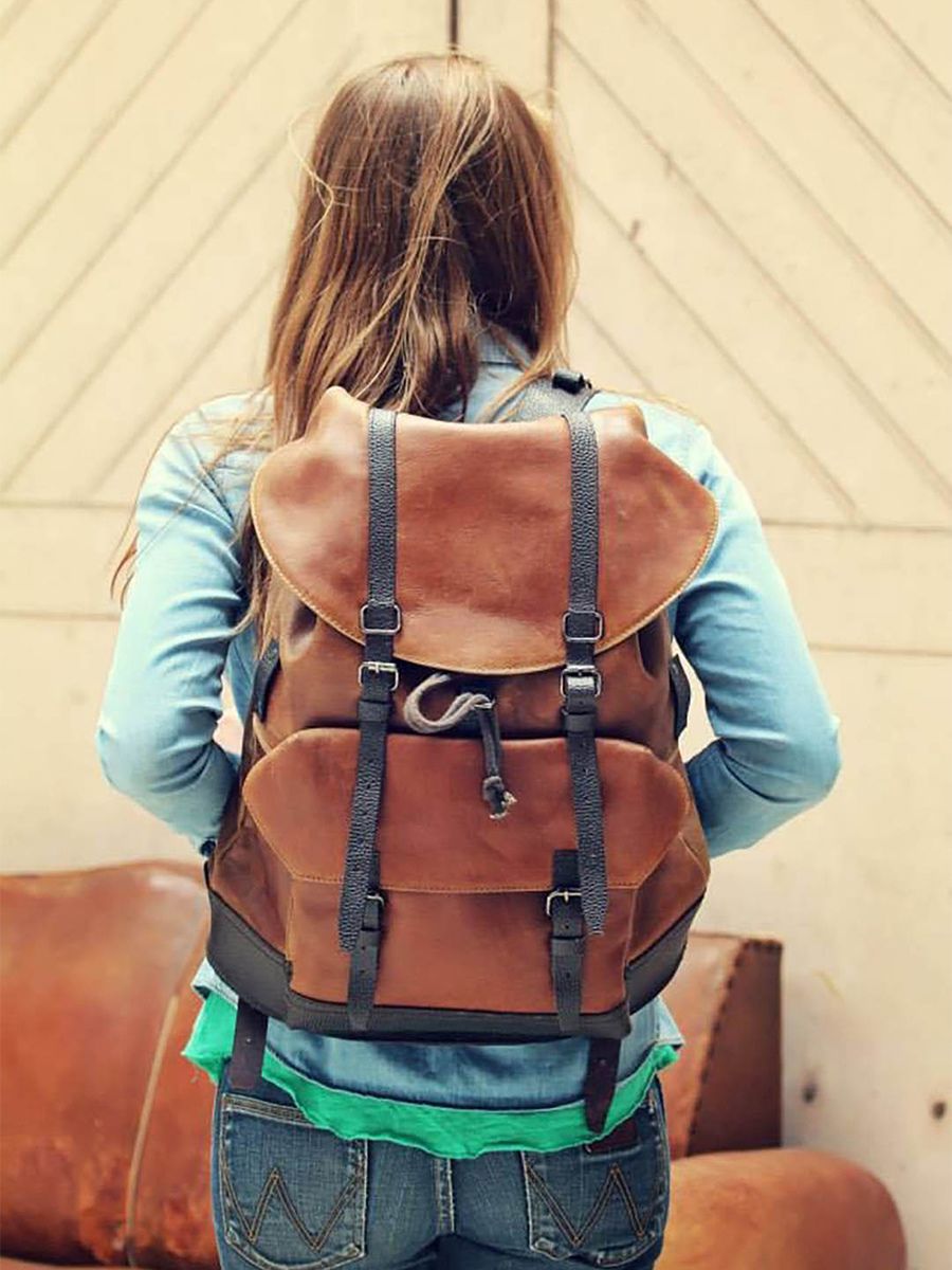 vintage-leather-backpack-for-men-brown-picture-parade-monlegionnaire-light-brown-paul-marius-3770003007609